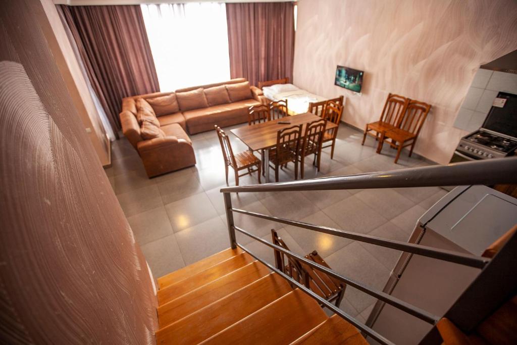 Green Hills room 2